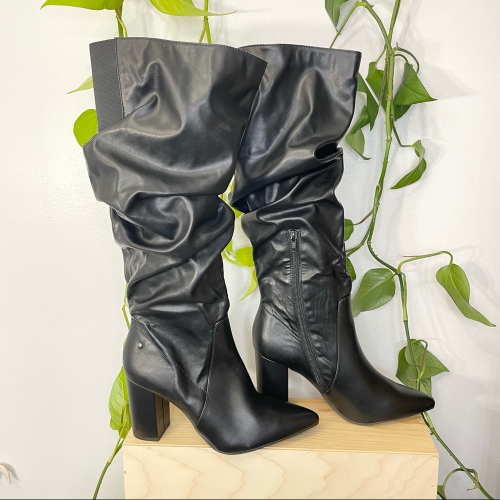 9.5 Simply Vera Vera knee high black w/ chunk heel faux leather boots